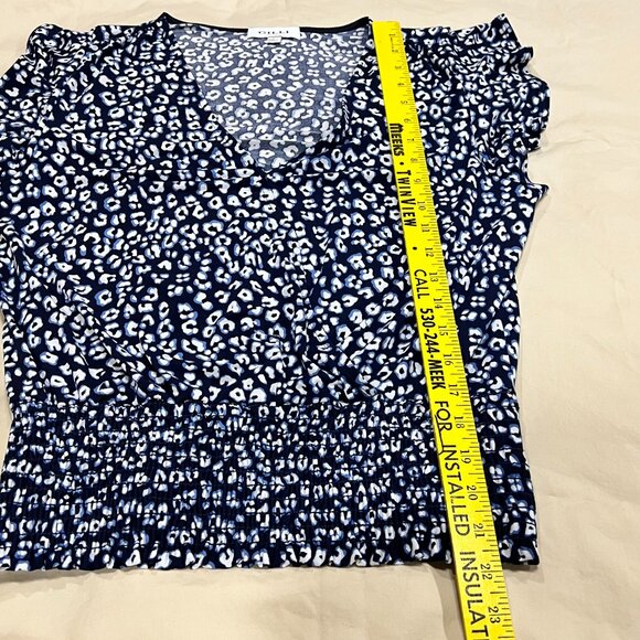 G.I.L.I. Floral Blue Blouse Women's Size Medium - Picture 7 of 10